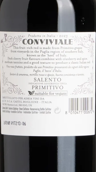 Conviviale Primitivo 2025 view 3