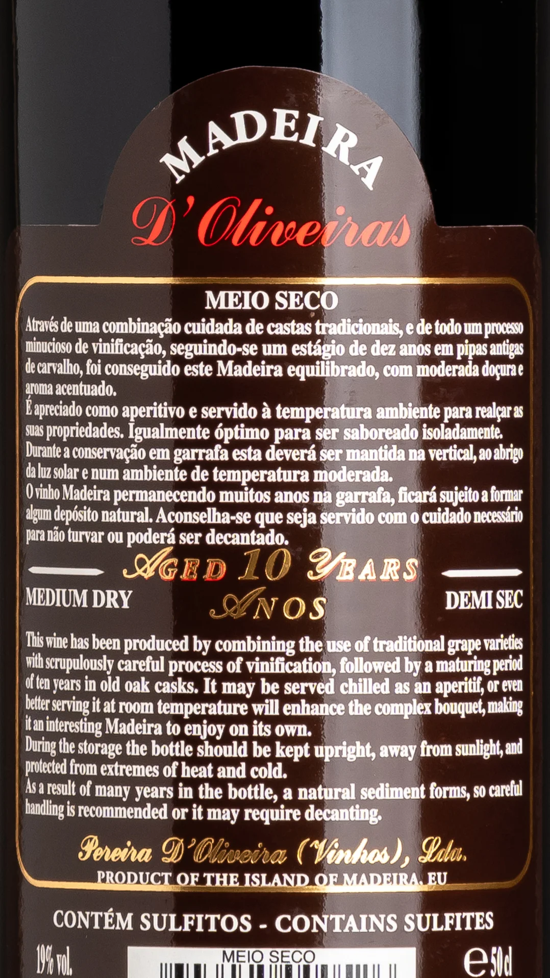 D'Oliveiras Madeira 10 Year-old Medium Dry - 50cl view 3