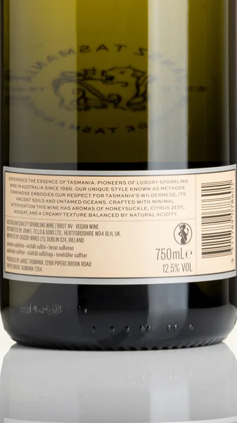 Jansz Premium Cuvée NV view 2