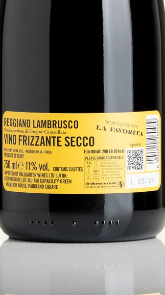 Medici Ermete 'La Favorita' Reggiano Lambrusco Rosso Secco NV view 3