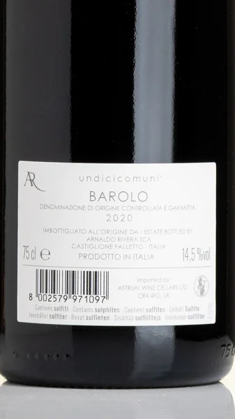 Barolo Undicicomuni, Arnaldo Rivera 2020 view 3